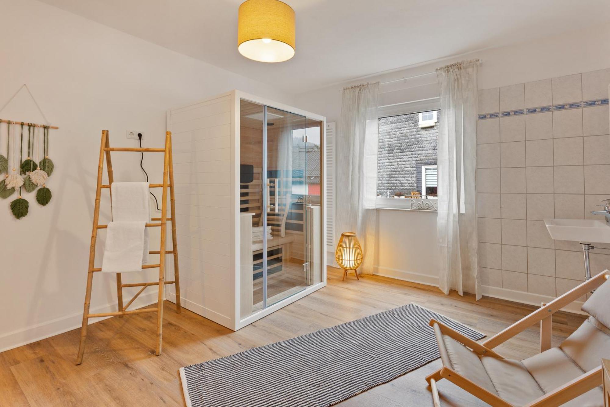 Gipfelstuermer Winterberg-Niedersfeld Mit Infrarotsauna, Yoga, Netflix, Wlan المظهر الخارجي الصورة